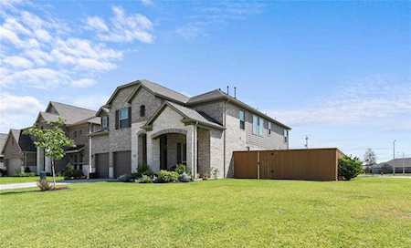 2304 Tall Palm Dr Texas City, TX 77568
