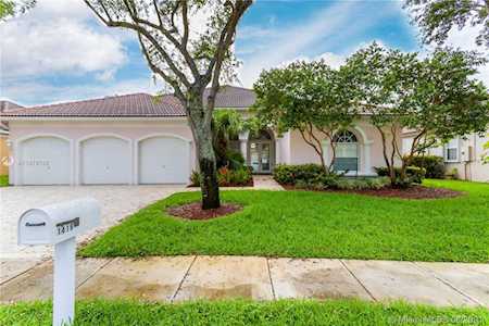 1419 SW 159th Ter Pembroke Pines, FL 33027
