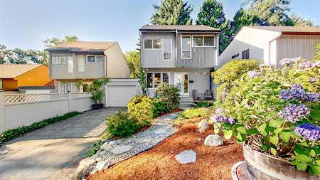4847 Hickory Court Burnaby, BC V5G 4B1