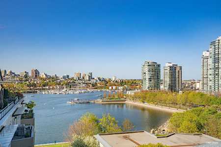 1383 Marinaside Crescent #1005 Vancouver, BC V6Z 2W9