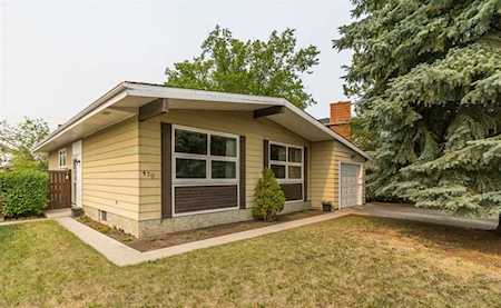 479 Maidstone Dr NE Calgary, AB T2A 4B3