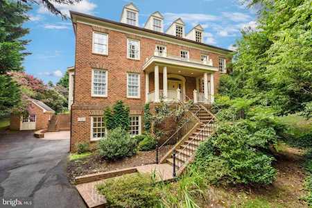 1707 Hollindale Dr Alexandria, VA 22306
