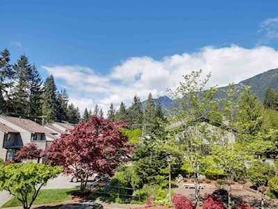 4717 Glenwood Avenue North Vancouver, BC V7R 4G6