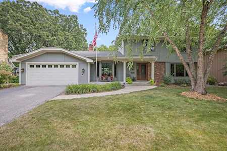 8633 Wood Cliff Road Bloomington, MN 55438