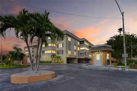 155 Bluff View Dr #305 Belleair Bluffs, FL 33770