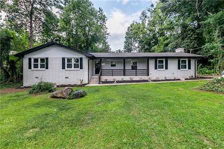 1889 Lake Lucerne Way SW Lilburn, GA 30047
