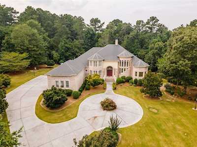 2700 Gardenwood Ct SW Lilburn, GA 30047