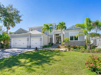 1709 N Lake Shore Dr Sarasota, FL 34231