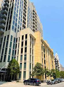 720 N Larrabee St #402 Chicago, IL 60654