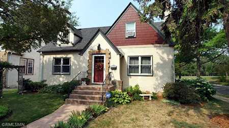2121 Vincent Avenue N Minneapolis, MN 55411