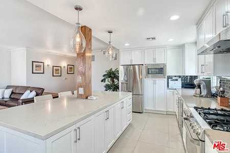 12203 Idaho Ave #204 Los Angeles, CA 90025