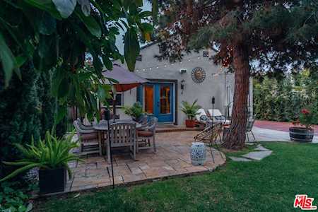 3749 Buckingham Rd Los Angeles, CA 90016