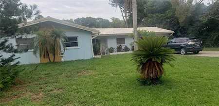 1325 Viewtop Dr Clearwater, FL 33764