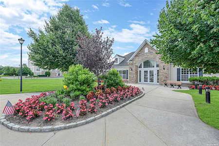 622 Saxton Court Central Islip, NY 11722