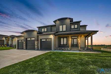 2717 S Moss Stone Ave Sioux Falls, SD 57110