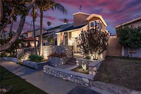 622 9th St Huntington Beach, CA 92648