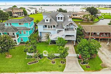 126 E Shore Dr Clear Lake Shores, TX 77565