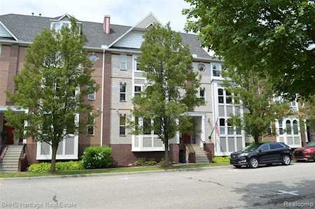 216 N. State St #20 Howell, MI 48843