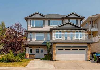 26 Rockyledge Rise NW Calgary, AB T3G 5P8