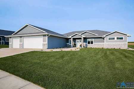 2605 S Moss Stone Ave Sioux Falls, SD 57110