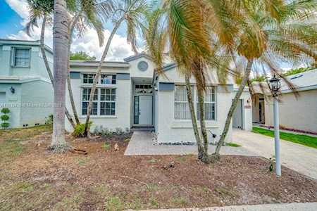 9625 NW 8th Circle Plantation, FL 33324