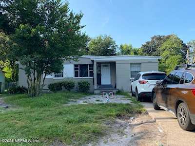 2454 Lantana Ave Jacksonville, FL 32209