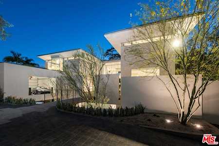 835 San Vicente Blvd Santa Monica, CA 90402