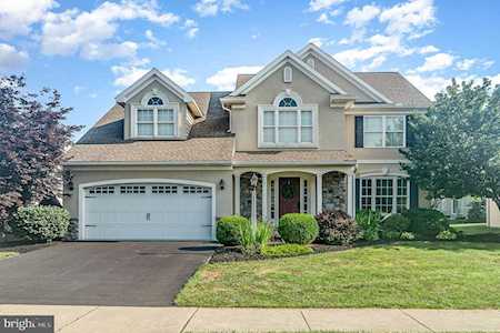 35 Meadow Dr Ephrata, PA 17522