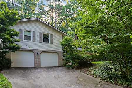 4857 Cambridge Dr Atlanta, GA 30338