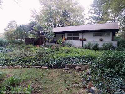 851 Woodlea St Birmingham, MI 48009