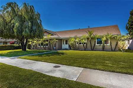 5631 Heil Avenue Huntington Beach, CA 92649