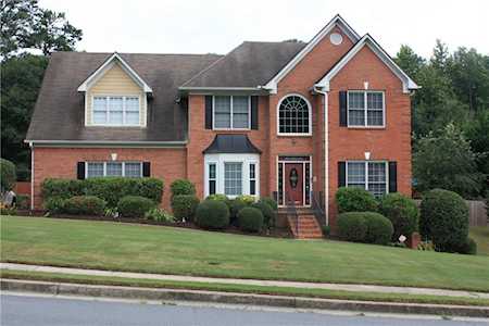 1842 Rosetree Dr Lilburn, GA 30047