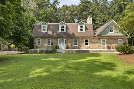 5032 Fox Forest Circle SW Lilburn, GA 30047