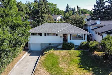 26 Cornell Place NW Calgary, AB T2K 1V7