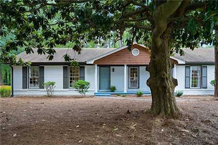 2472 Riverglenn Circle Dunwoody, GA 30338