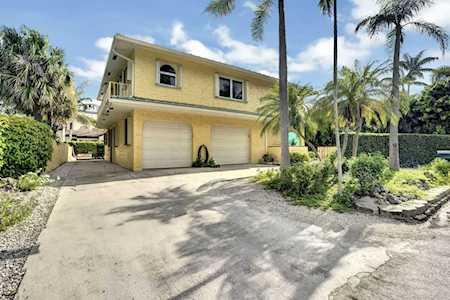 911 NE 24th Street Boca Raton, FL 33431