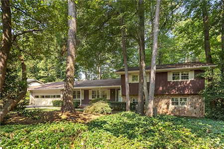 1802 W Nancy Creek Dr NE Brookhaven, GA 30341