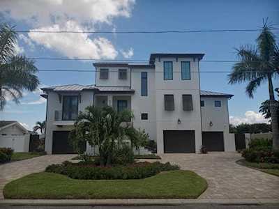 532 Belle Point Dr St Pete Beach, FL 33706