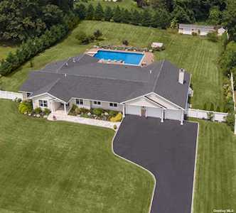 7 Elderwood Drive St. James, NY 11780