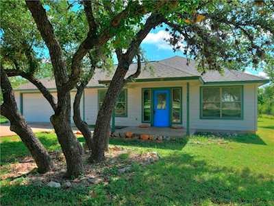 104 Spring View DR Johnson City, TX 78636