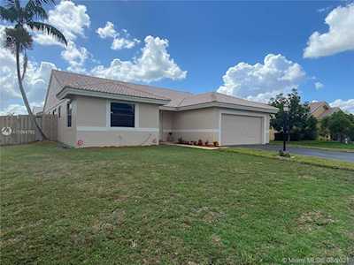 5920 Cornwall Ln Davie, FL 33331