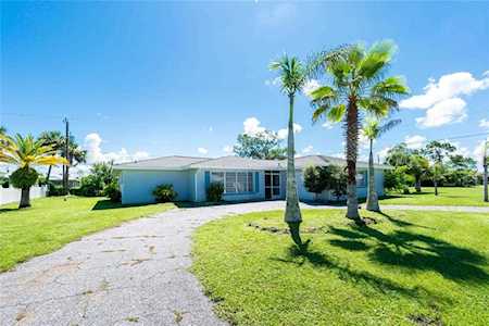 2515 10th St Englewood, FL 34224