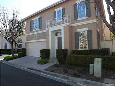 32 Mulholland Ct Mission Viejo, CA 92692