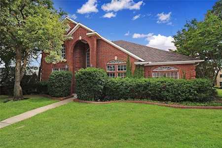 3001 Forestwood Drive Arlington, TX 76006