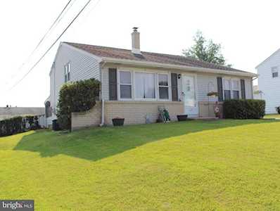 49 Herbert Dr New Castle, DE 19720