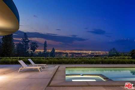 1715 Loma Vista Dr Beverly Hills, CA 90210