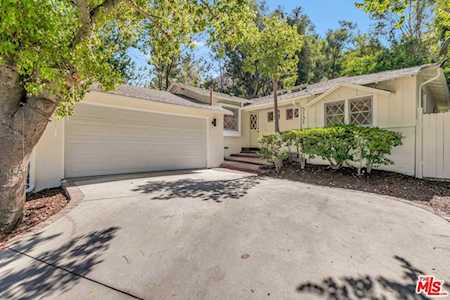 5131 Tendilla Ave Woodland Hills, CA 91364