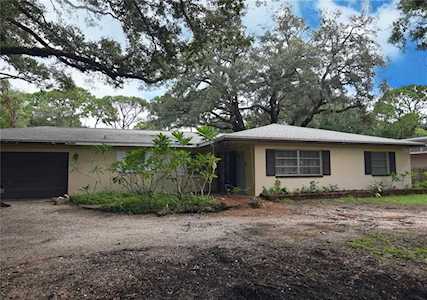 10879 53rd Ave N St. Petersburg, FL 33708