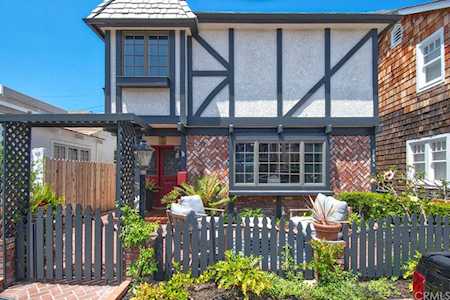 225 Ruby Ave Newport Beach, CA 92662