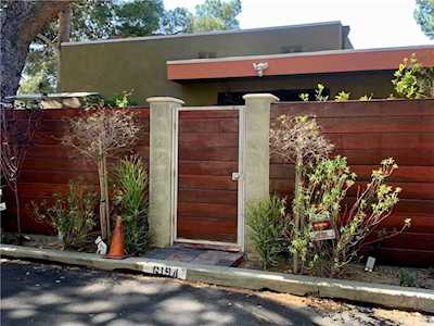 6194 Rodgerton Dr Hollywood Hills East, CA 90068